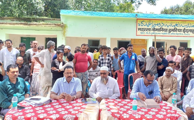 मदरसा में बच्चों की कम उपस्थिति देख बिफरे डीइओ