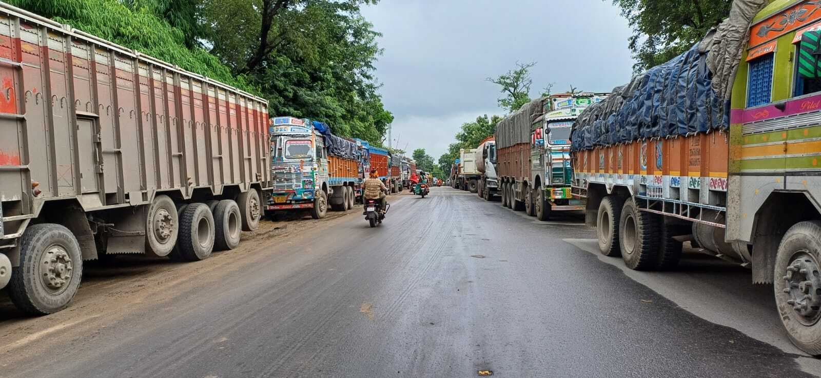 कांवरियों की सुरक्षा के लिए भारी वाहनों पर लगी नो एंट्री