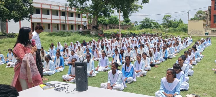 बच्चों के बीच चलाया स्वच्छ्ता जागरूकता अभियान