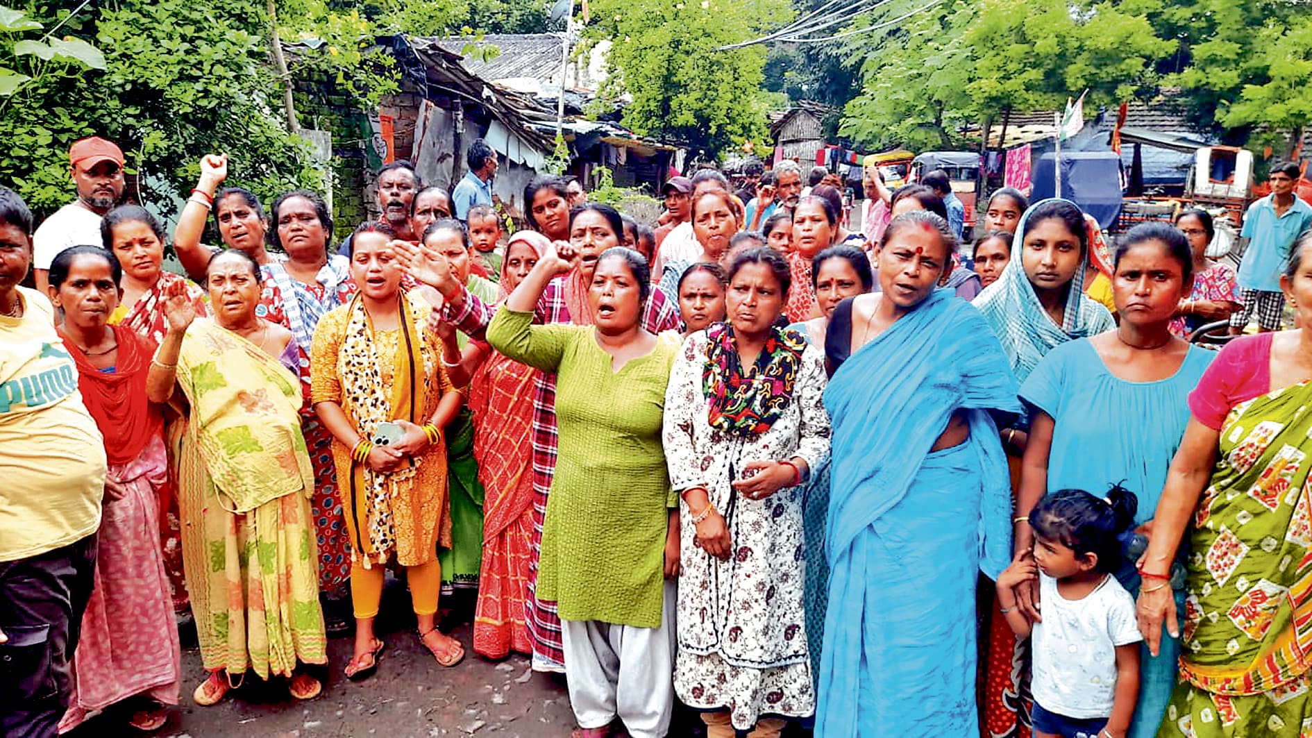 अतिक्रमण हटवाने को पहुंचे अफसर लौटे खाली हाथ