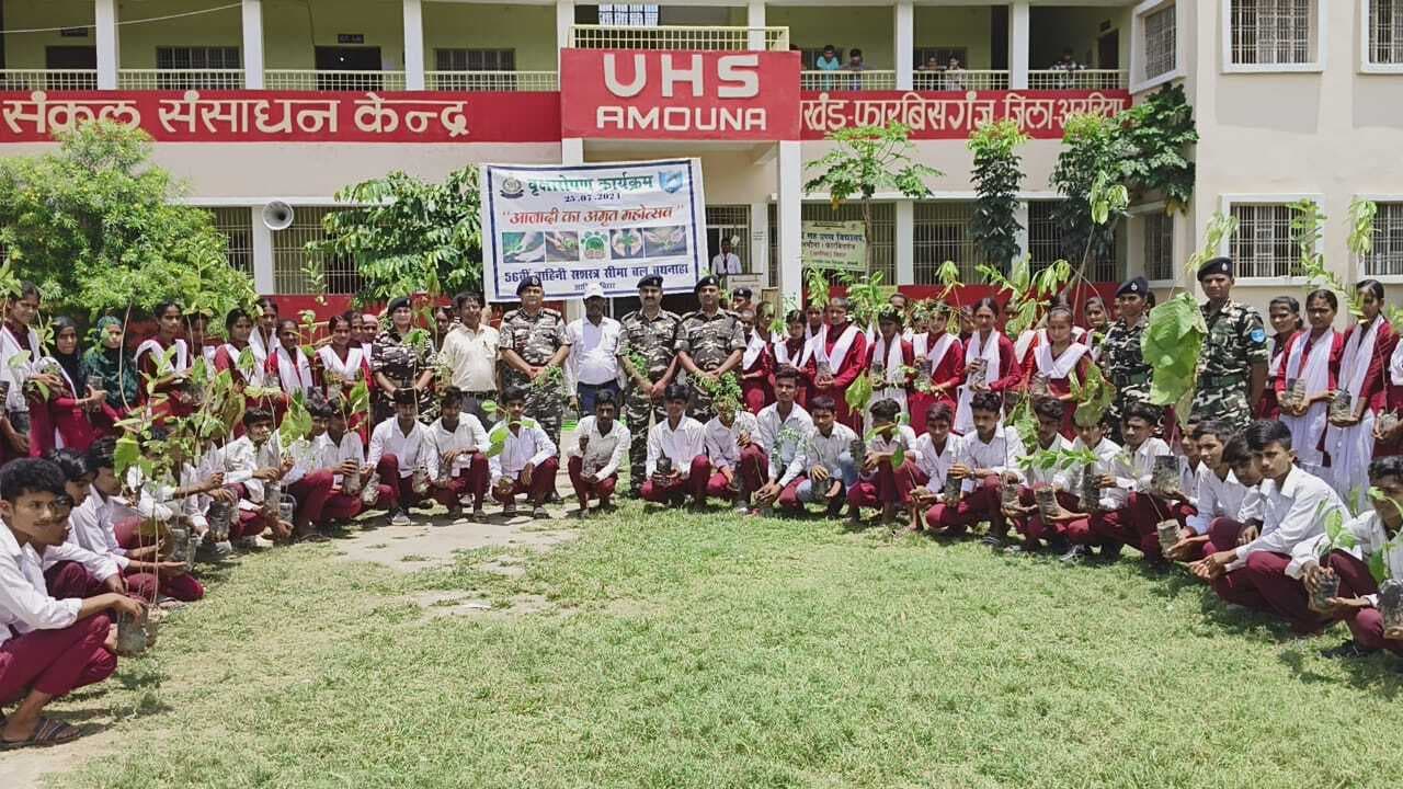 सृष्टि की रक्षा के लिए पौधरोपण जरूरी: कमांडेंट