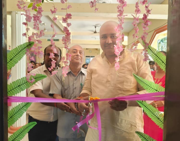 बीएड नामांकन कक्ष का चेयरमैन ने किया उद्घाटन