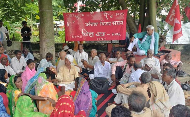 गरीबों को पांच हजार मासिक पेंशन मिले : यूनियन