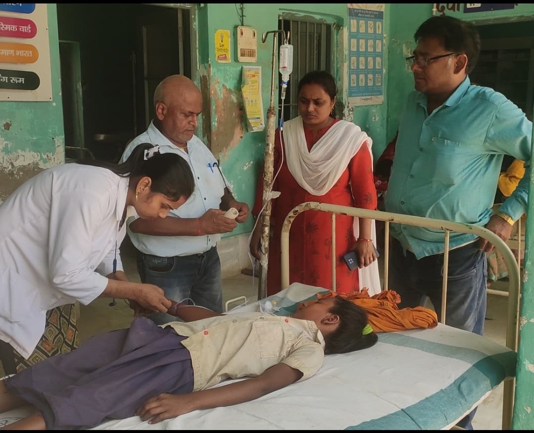 स्कूल में छात्रा बेहोश, सीएचसी में भर्ती