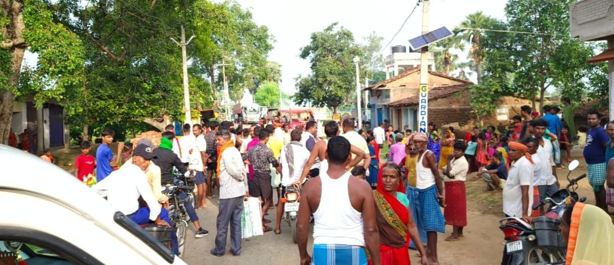 हादसे में घायल बच्ची की इलाज के दौरान मौत, लोगों ने जाम की सड़क