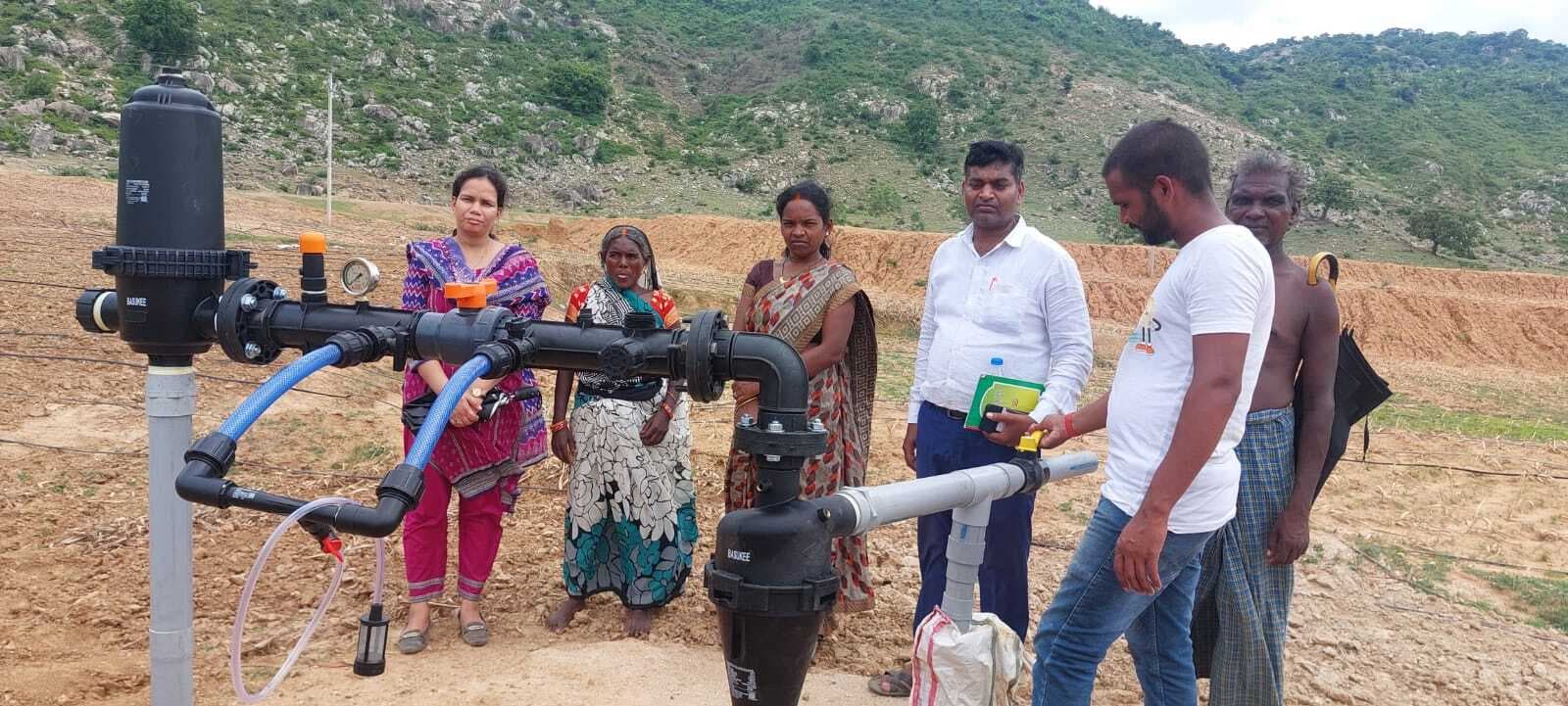 दो हजार फलदार पौधों का किया गया वितरण