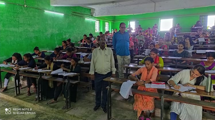 ग्राम कचहरी संचालन में मूलभूत सुविधाओं का अभाव, पंच, सरपंच परेशान