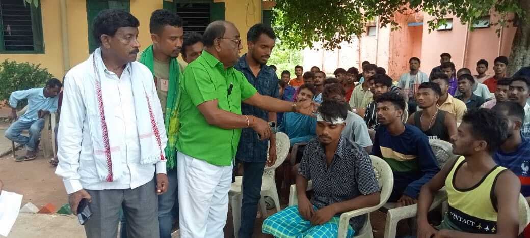 आदिवासी छात्रों को मारपीट कर घायल करना दुर्भाग्यपूर्ण : लोबिन हेंब्रम