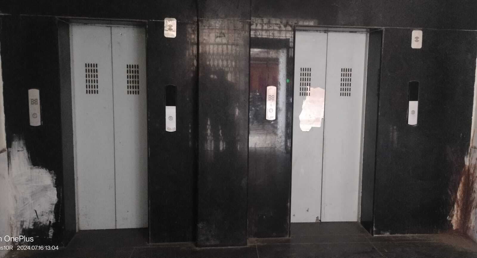 नवनिर्मित टेन कोर्ट का दो लिफ्ट पिछले छह महीनों से है बंद