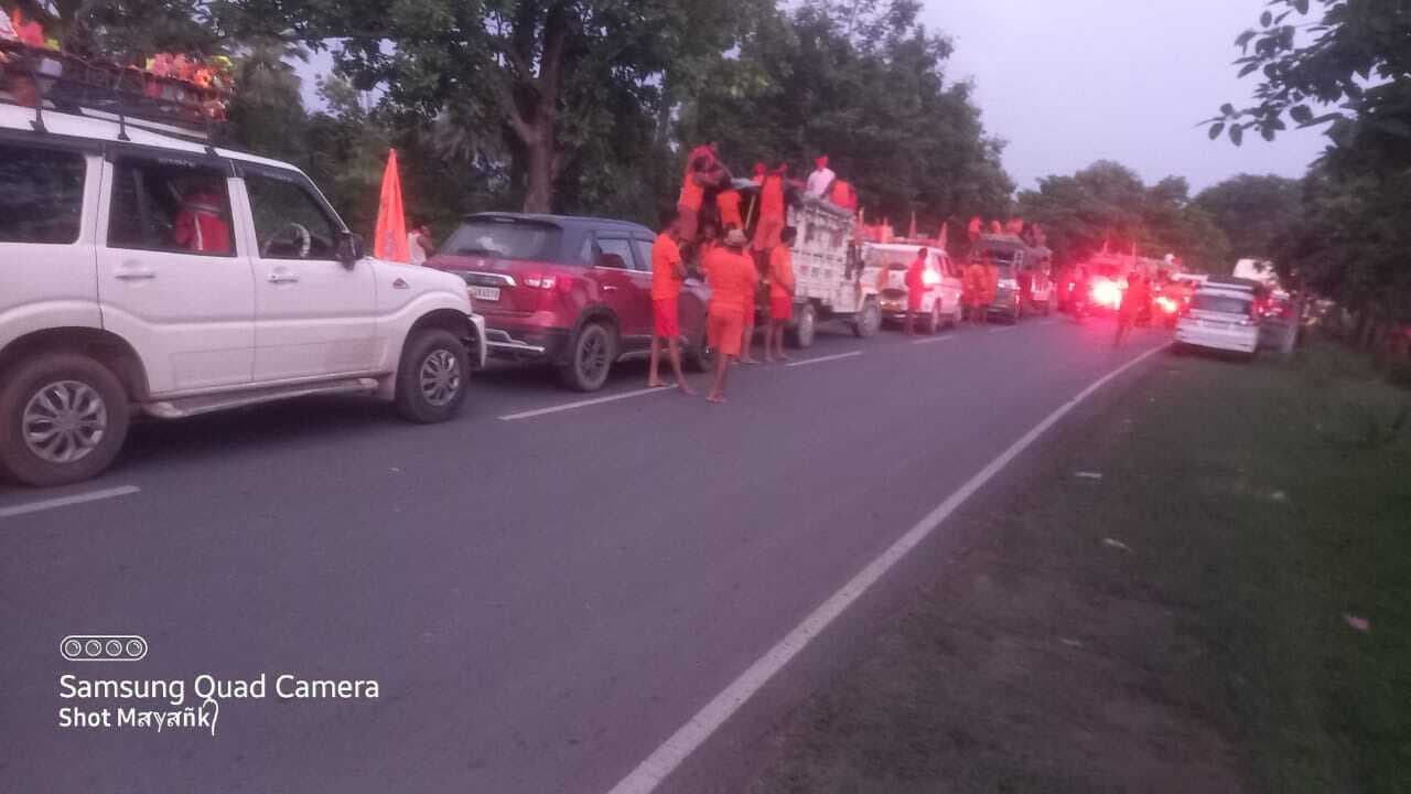 देवघर मार्ग पर दर्दमारा बॉर्डर से बेहंगा पुल तक लगा महाजाम