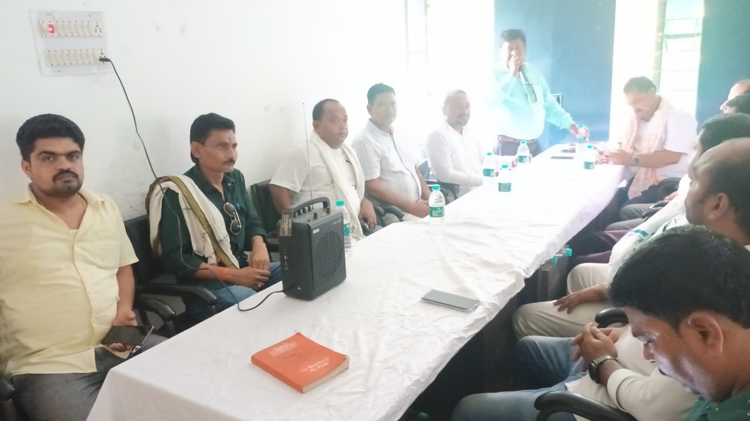 किसानों को उचित मूल्य पर उर्वरक उपलब्ध कराने का निर्देश