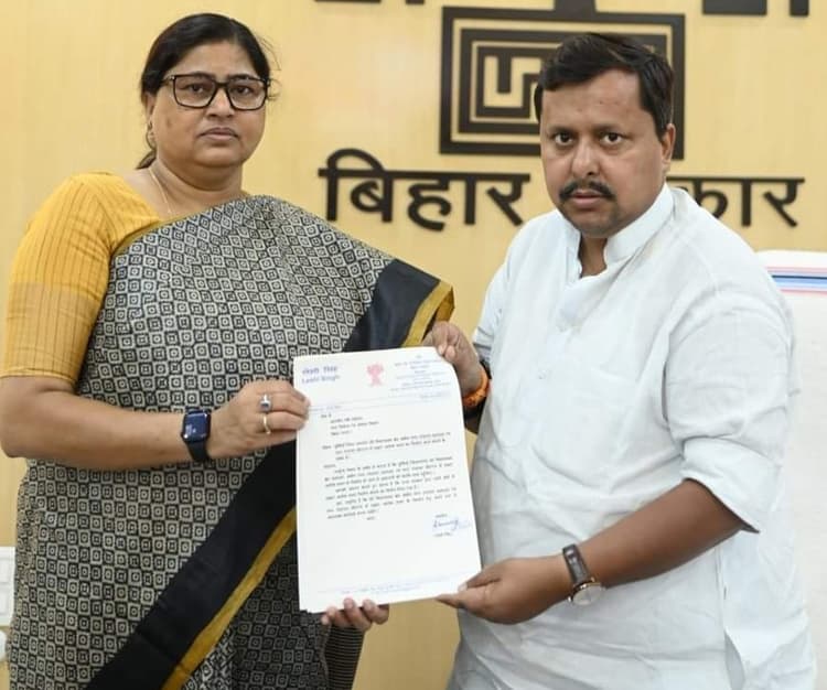 नगर पंचायत धमदाहा व मीरगंज का जल्द होगा विकास : लेशी सिंह