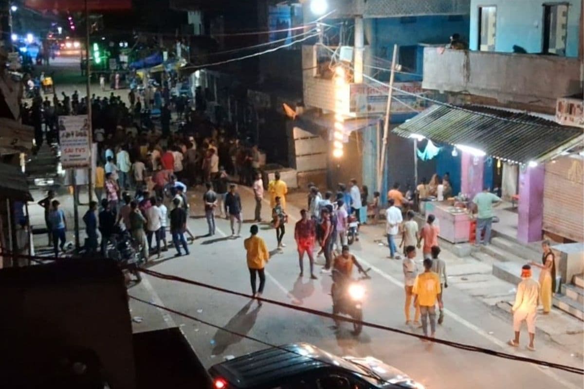 मुहर्रम से पहले झारखंड में माहौल बिगाड़ने की कोशिश, गढ़वा के इस गांव में फोर्स तैनात, कैंप कर रहे हैं डीएसपी