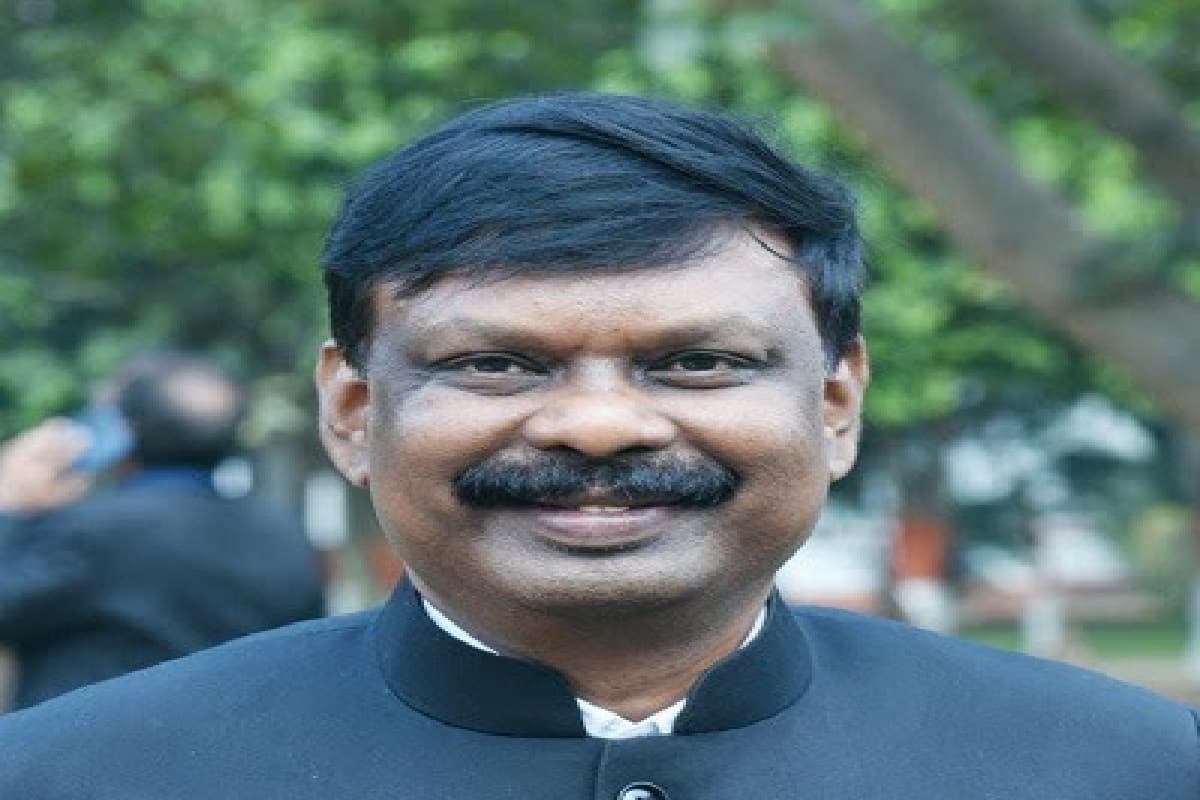 सोशल मीडिया में पत्नी के बारे में पर कमेंट्स से नाराज हुए एस सिद्धार्थ, साइबर थाने में दर्ज कराया केस