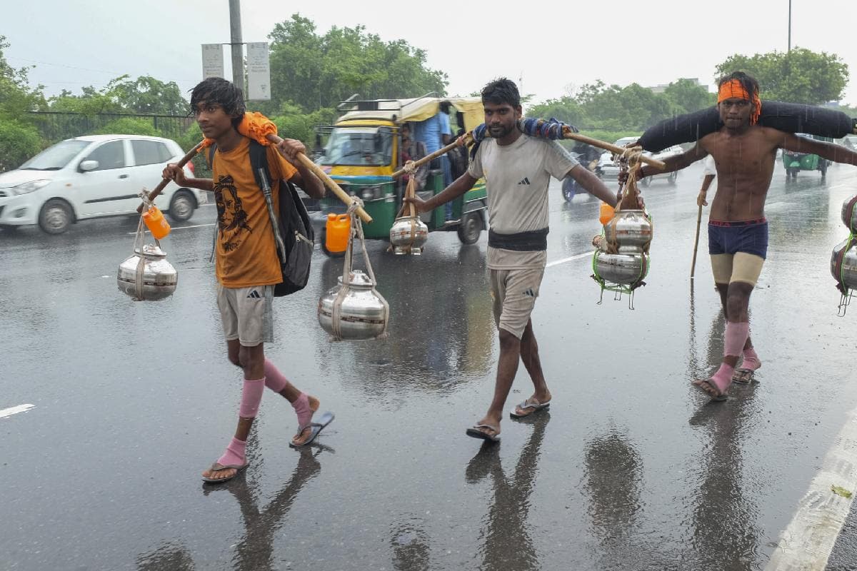यूपी सरकार को सुप्रीम कोर्ट से फिर लगा झटका, कांवड़ रूट पर नाम लिखने वाली रोक रहेगी जारी