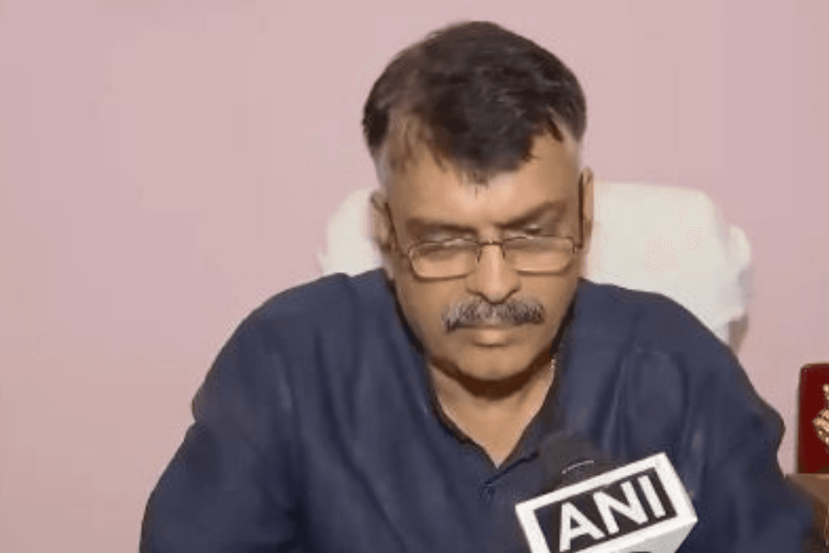 Jharkhand Politics : फ्लोर टेस्ट से पहले सीएम आवास में गठबंधन के विधायकों की अहम बैठक Jharkhand Politics : फ्लोर टेस्ट से पहले सीएम आवास में गठबंधन के विधायकों की अहम बैठक