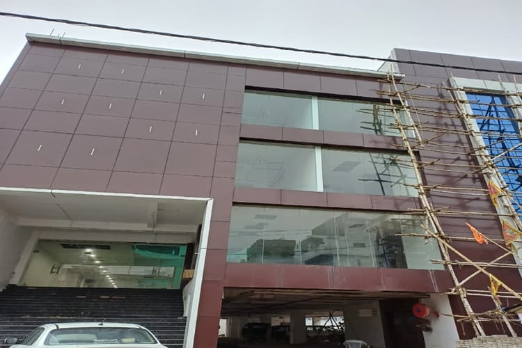 मुजफ्फरपुर म्युनिसिपल शॉपिंग मार्ट बनकर तैयार, फूड कोर्ट और पार्किंग समेत मिलेंगी ये सुविधाएं