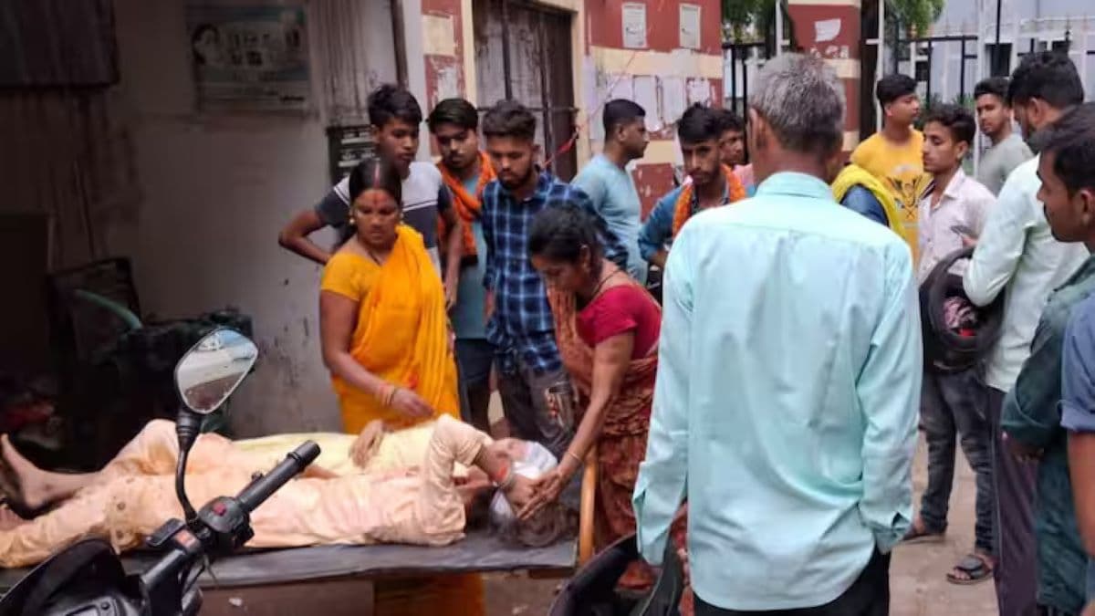 नवादा में शादी समारोह को लेकर जुटी भीड़ पर छत से भरभराकर गिरा ईंट, 12 से ज्यादा लोग घायल