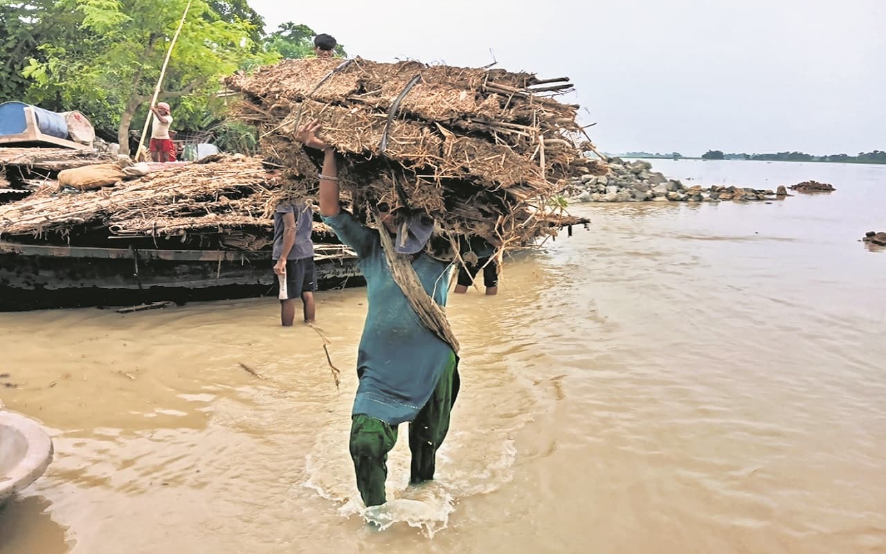 Bihar Flood: बिहार में बाढ़ का बढ़ा खतरा, नालंदा में टूटा बांध, मसौढ़ी में तटबंध से हो रहा रिसाव
