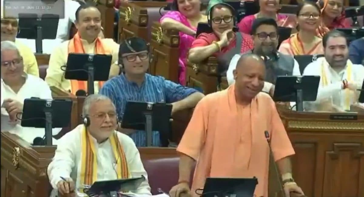 UP Vidhansabha Satra: सीएम योगी आदित्यनाथ ने शिवपाल यादव पर फिर कसा तंज, जानें चाचा ने क्या किया पलटवार UP Vidhansabha Satra: सीएम योगी आदित्यनाथ ने शिवपाल यादव पर फिर कसा तंज, जानें चाचा ने क्या किया पलटवार