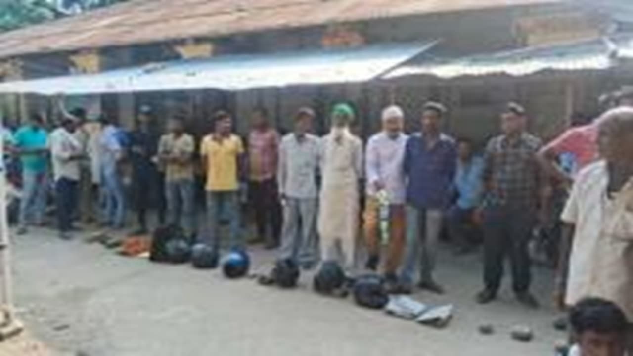 Bihar Land Survey: рдЧреЛрдкрд╛рд▓рдЧрдВрдЬ рдореЗрдВ рдкреБрд░рдЦреЛрдВ рдХреА рдЬрдореАрди рдмрдЪрд╛рдиреЗ рдХреЗ рд▓рд┐рдП рд╕реНрдЯрд╛рдВрдк рдХрд╛рдЙрдВрдЯрд░ рдкрд░ рдЖрдкрд╛рдзрд╛рдкреА, рдЬрд╛рдиреЗрдВ рд╡рдВрд╢рд╛рд╡рд▓реА рдмрдирд╛рдиреЗ рдореЗрдВ рдХреНрдпрд╛ рд╣реИ рдЬрд░реВрд░реА