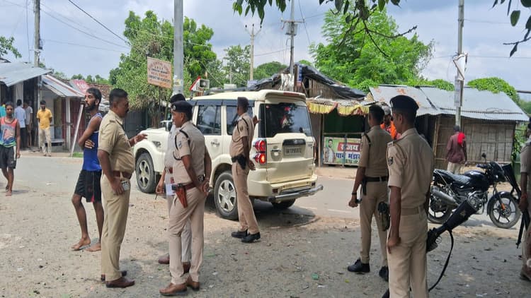 Bihar: भागलपुर सांसद की मौजूदगी में नवगछिया में फायरिंग, अपराधियों ने ग्रामीणों व राह चलते लोगों को भी पीटा