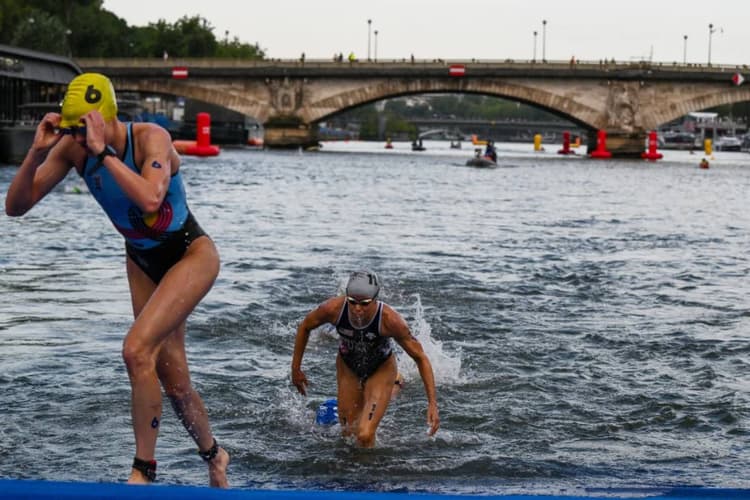 कैनेडियन तैराक ने की 10 बार उल्टी, सीन नदी का गंदा पानी खिलाड़ियों को कर रहा बीमार!