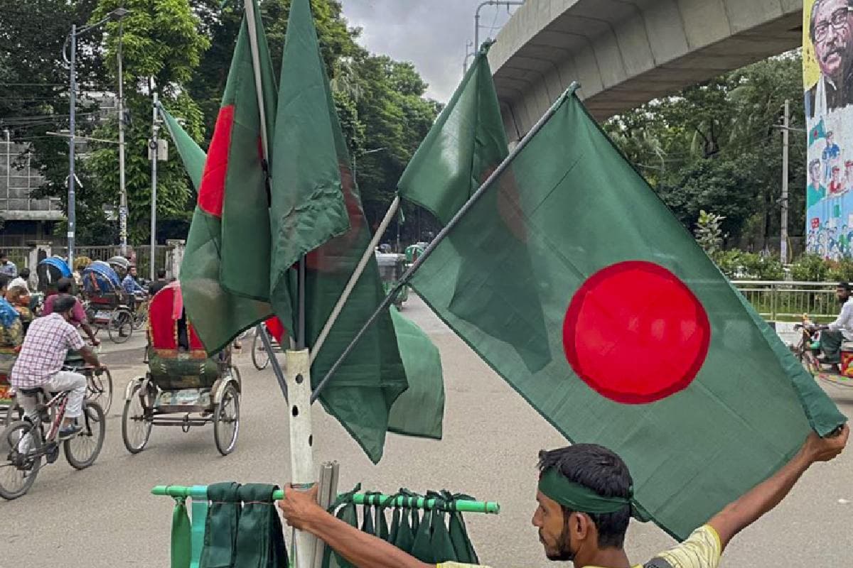Bangladesh Electricity Cut : рдмрд╛рдВрдЧреНрд▓рд╛рджреЗрд╢ рдореЗрдВ рдЫрд╛рдпрд╛ рдЕрдВрдзреЗрд░рд╛, 3 рд▓рд╛рдЦ рд╕реЗ рдЕрдзрд┐рдХ рд▓реЛрдЧ рдмрд┐рдЬрд▓реА рдХреЗ рдмрд┐рдирд╛