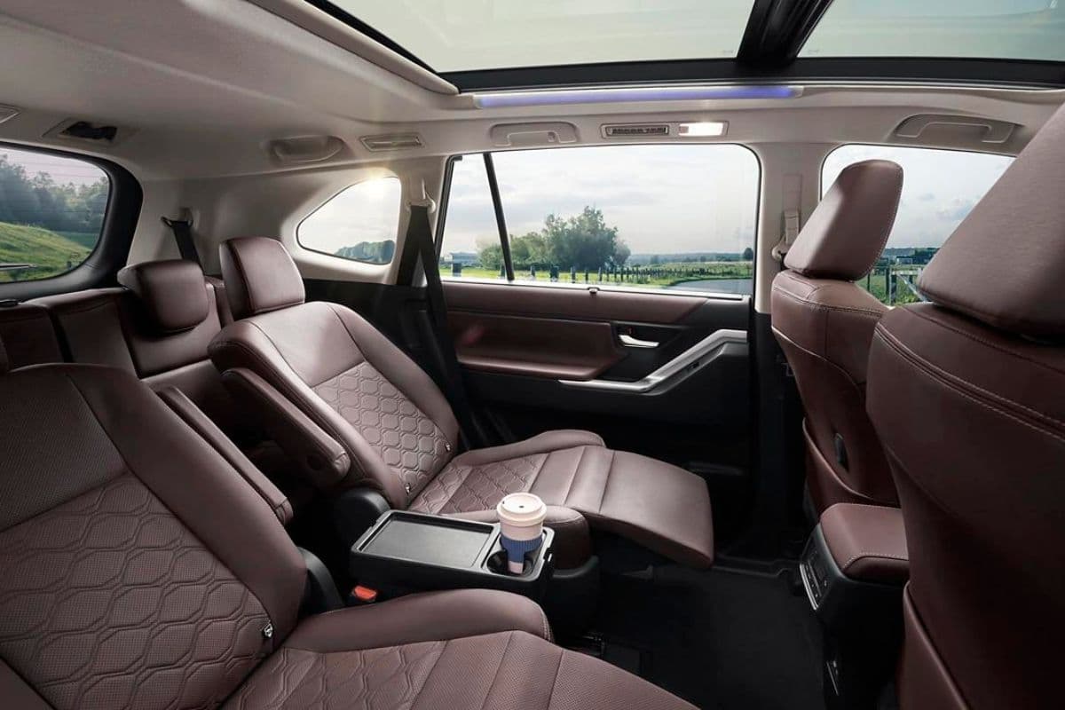 भारी डिमांड के बाद बंद होई गई थी ये Hybrid MPV कार, फिर से मचाएगी धमाल