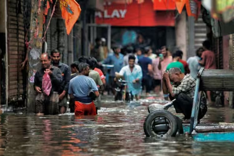 Delhi Rain Alert: भारी बारिश से दिल्ली बेहाल, संजय सिंह ने कहा- भ्रष्टाचार में डूबी बीजेपी