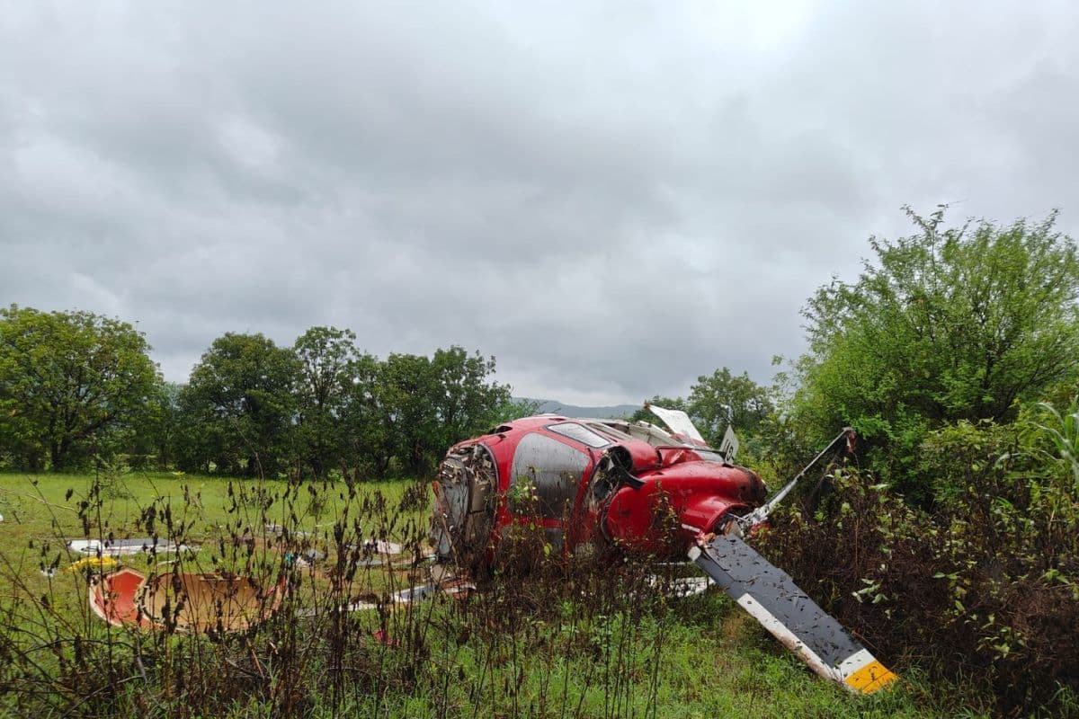 Helicopter Crashed: पुणे में प्राइवेट हेलीकॉप्टर दुर्घटनाग्रस्त, 4 लोग थे सवार