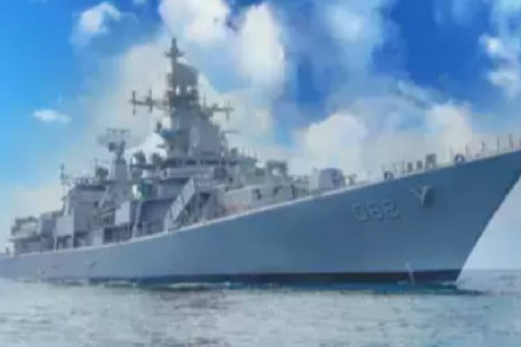 INS Mumbai : भारतीय नौसेना का युद्धपोत ‘मुंबई’ श्रीलंका की पहली यात्रा पर