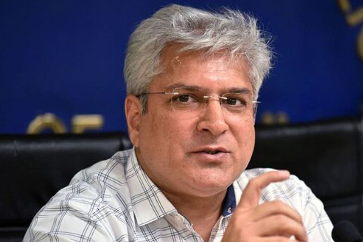 दिल्ली में राष्ट्रीय ध्वज फहराने को लेकर विवाद, LG ने आतिशी की जगह कैलाश गहलोत के नाम को दी मंजूरी