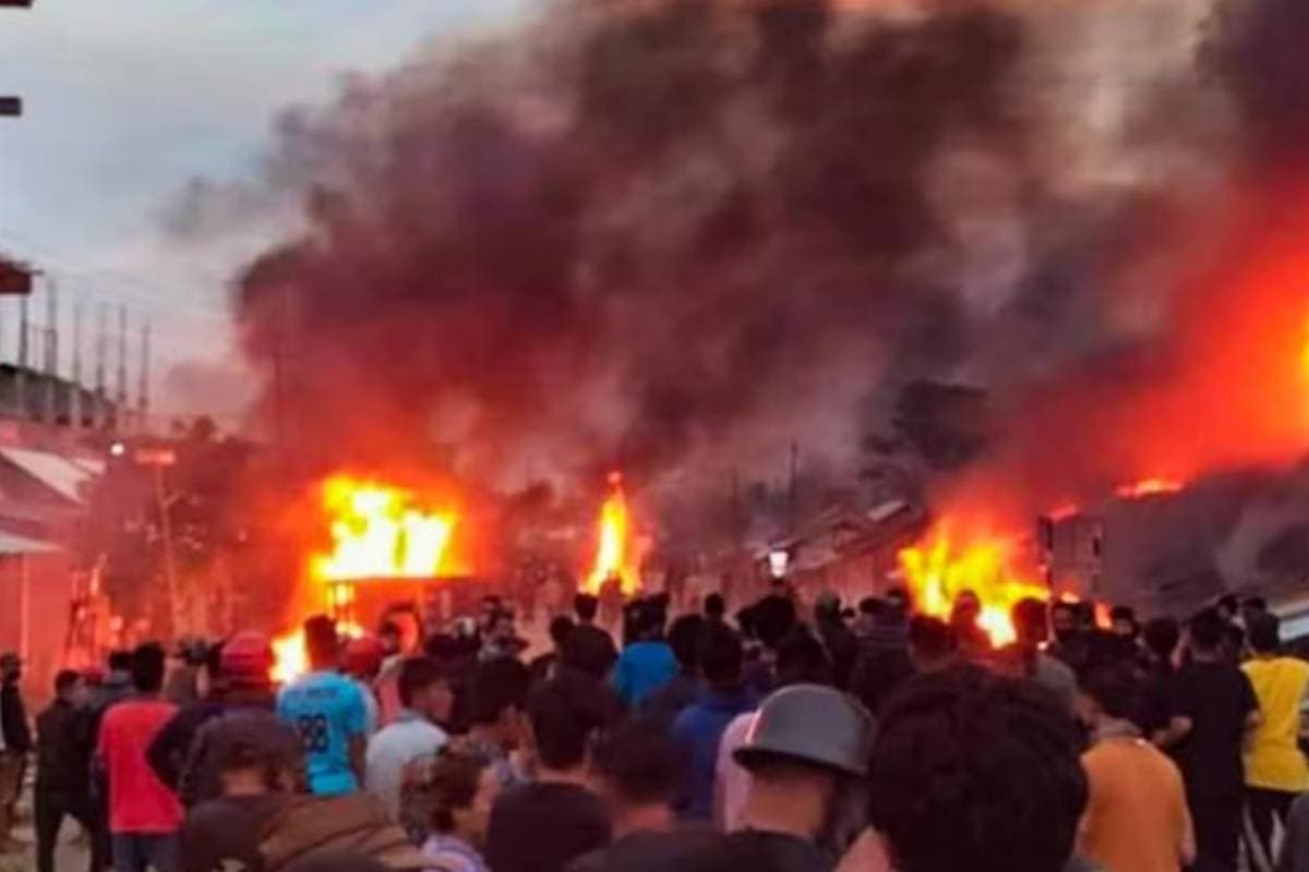 मणिपुर पर देश में सन्नाटा पसरा है