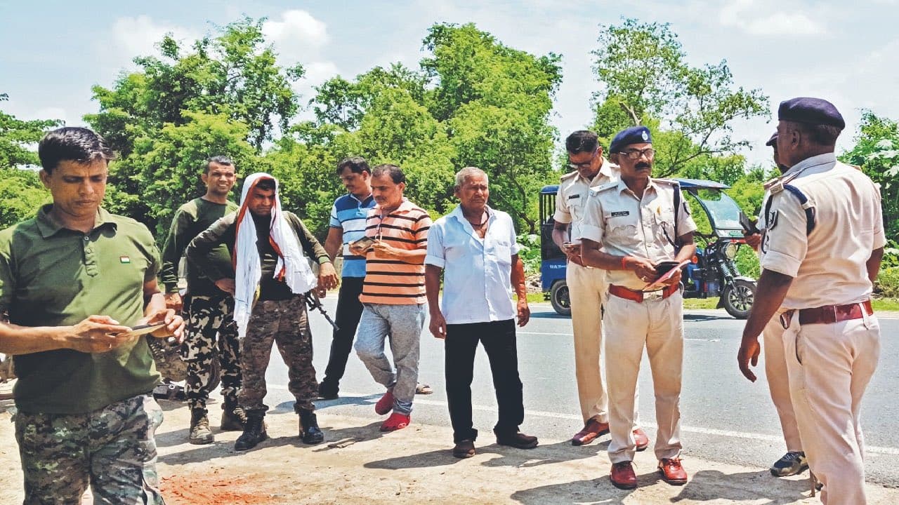 Bihar Crime News: गया में बाइक सवार दंपती पर फायरिंग, गोली लगने से पत्नी की मौत