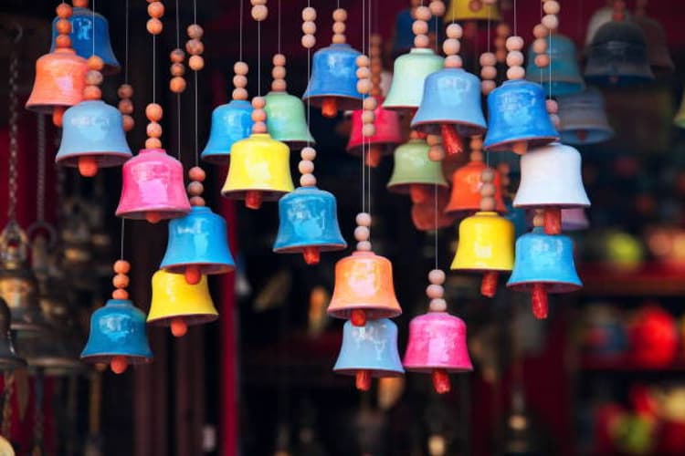 Vastu Tips: ग्रह दोष और आर्थिक स्थिति से तुरंत मिलेगा छुटकारा! घर ले आएं मिट्टी से बनी ये चीजें