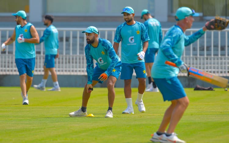 Pakistan को बड़ा झटका, बांग्लादेश के खिलाफ टेस्ट से पहले स्टार तेज गेंदबाज चोटिल