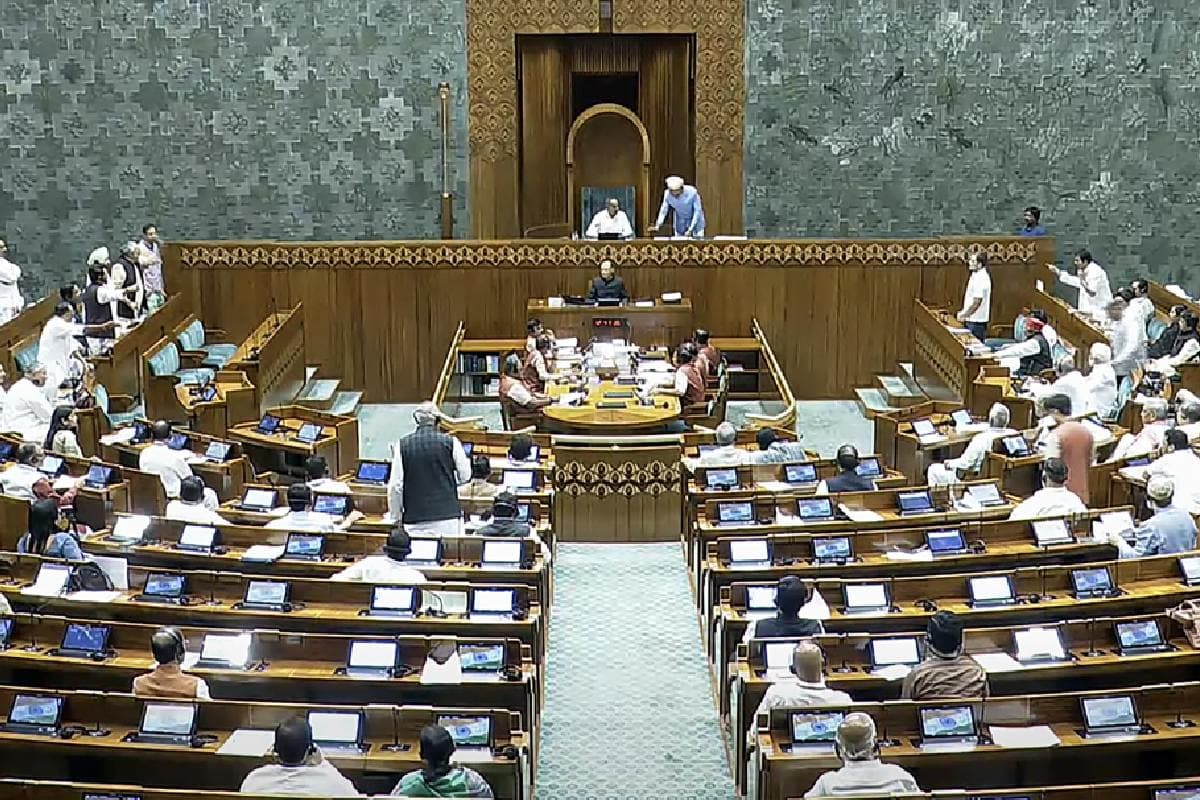 Parliament LIVE : рд▓реЛрдХрд╕рднрд╛ рдФрд░ рд░рд╛рдЬреНрдпрд╕рднрд╛ рдХреА рдХрд╛рд░реНрдпрд╡рд╛рд╣реА рдЕрдирд┐рд╢реНрдЪрд┐рдХрд╛рд▓ рдХреЗ рд▓рд┐рдП рд╕реНрдердЧрд┐рдд
