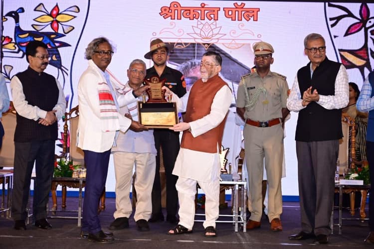 प्रभात खबर का झारखंड गौरव सम्मान: राज्यपाल संतोष कुमार गंगवार बोले, सोशल मीडिया के दौर में भी अखबार का है अपना महत्व