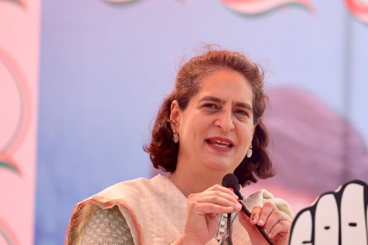 Bangladesh Violence: बांग्लादेश में हिंदुओं पर हमला, प्रियंका गांधी का आया पहला रिएक्शन