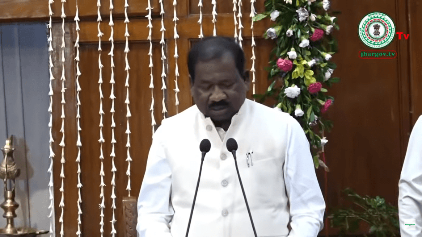 रामदास सोरेन झारखंड के मंत्री बने, राज्यपाल संतोष गंगवार ने दिलाई पद एवं गोपनीयता की शपथ