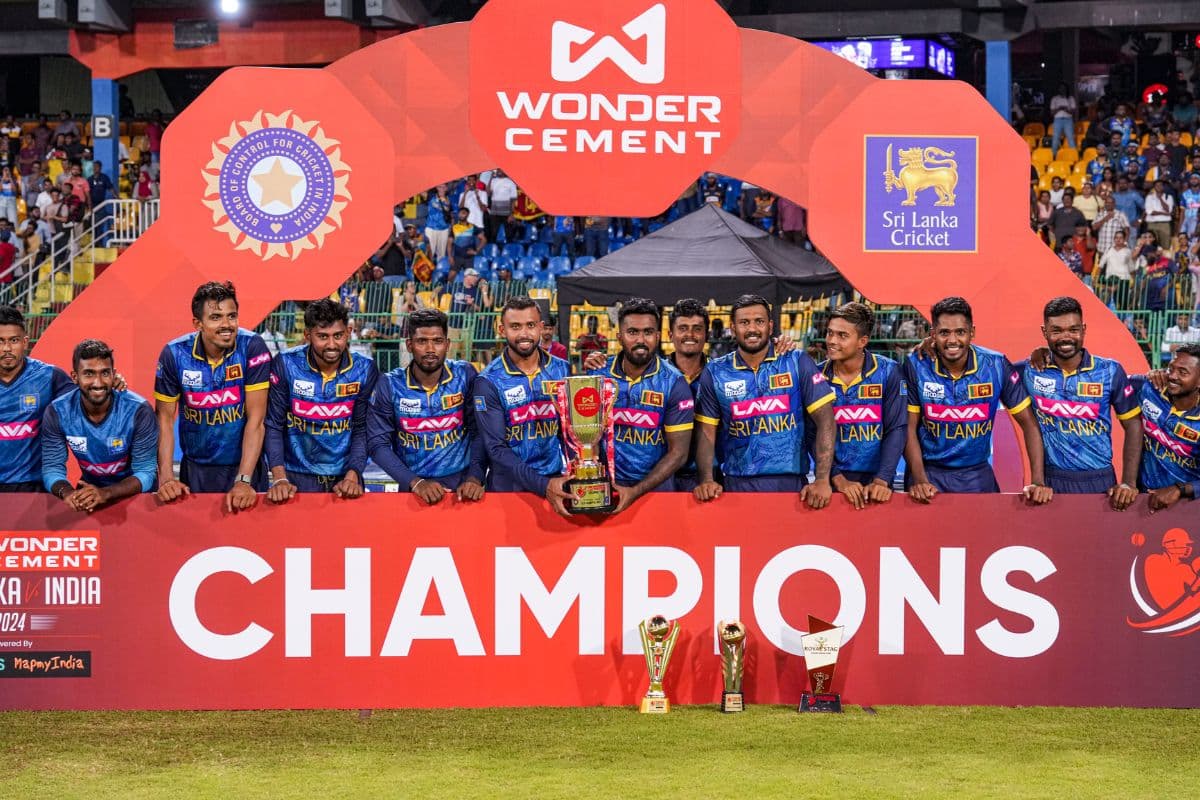 India vs Sri Lanka: टूट गया 27 साल का रिकॉर्ड, श्रीलंका ने तीसरे वनडे में भारत को 110 रन से हराया, सीरीज पर भी कब्जा