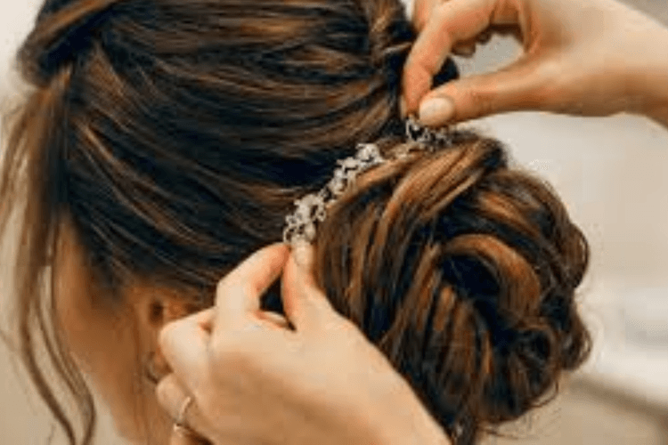 Janmashtami Hairstyles: जन्माष्टमी पर ट्रेडिशनल ड्रेस के साथ कैसा रखें अपना हेयर स्टाइल