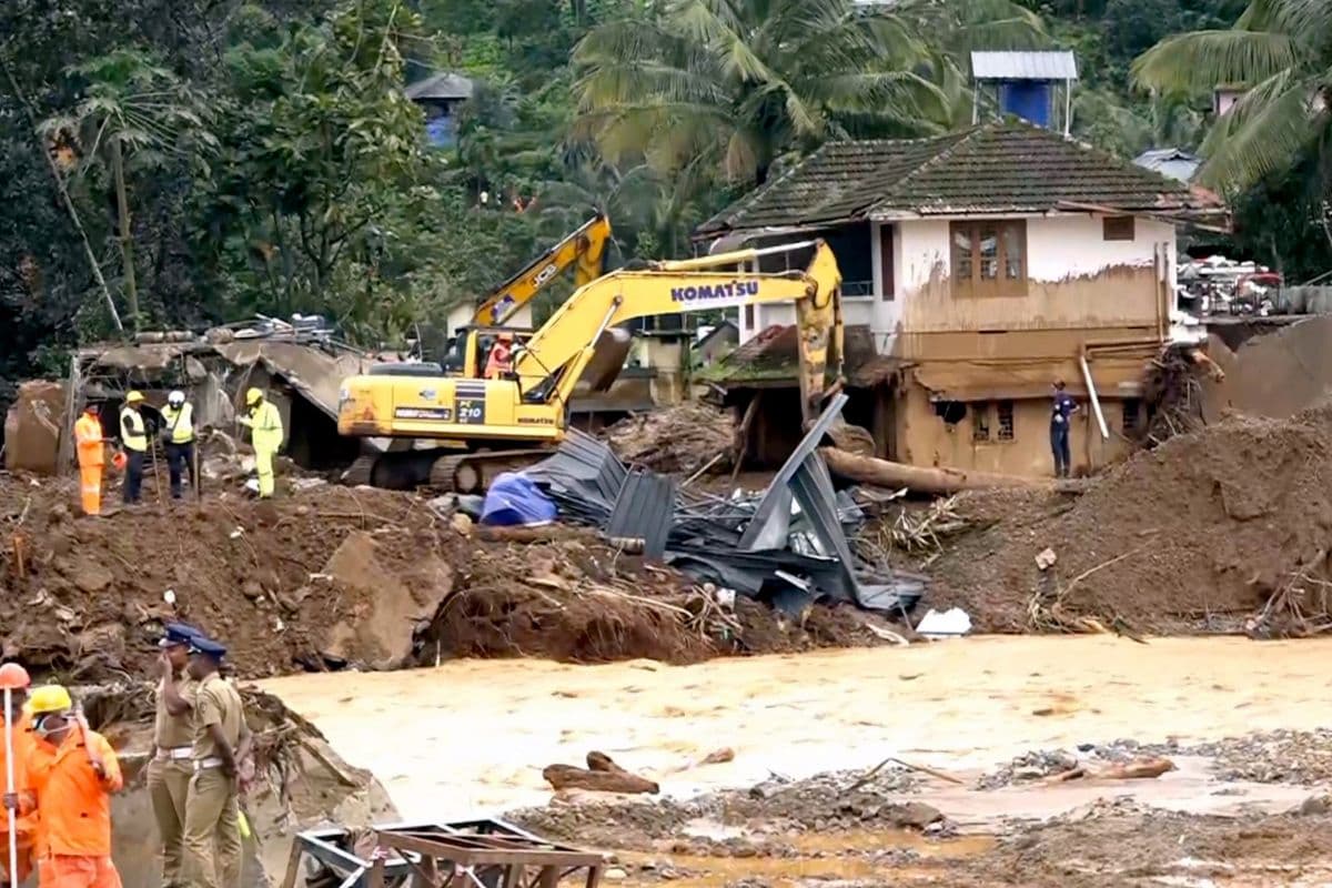 Wayanad Landslides: केरल में भूस्खलन से अबतक 308 लोगों की मौत, राहत बचाव कार्य जारी, मदद के लिए बढ़े हाथ