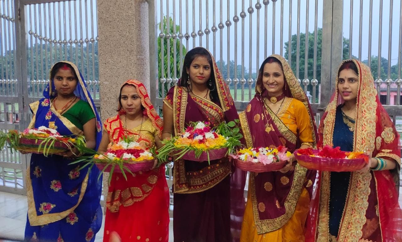 भागलपुर में विवाहिताओं ने दांपत्य जीवन की खुशहाली के लिए किया हरियाली तीज व्रत