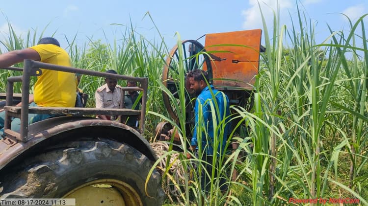 पश्चिम चंपारण में वन विभाग ने गन्ना खेत से चार चलंत आरा मशीन को किया जब्त, संचालक फरार