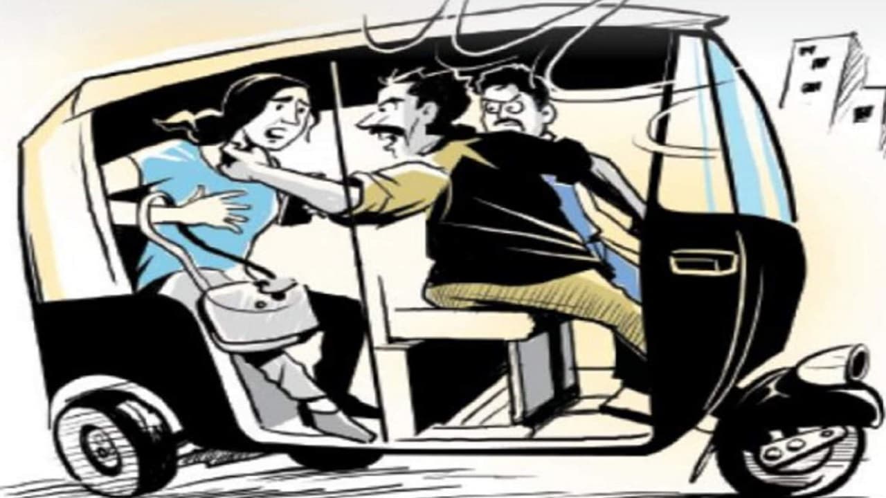 पटना में पिस्टल सटा ऑटो में बैठी छात्रा से लूटे 2.95 लाख के गहने, धक्का देकर हुए फरार