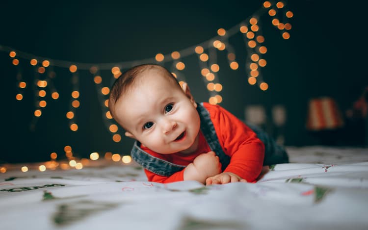 Baby Names: आपके प्यारे से राजकुमार के लिए ये हैं बेहद ही खूबसूरत वैदिक नाम, देखें लिस्ट