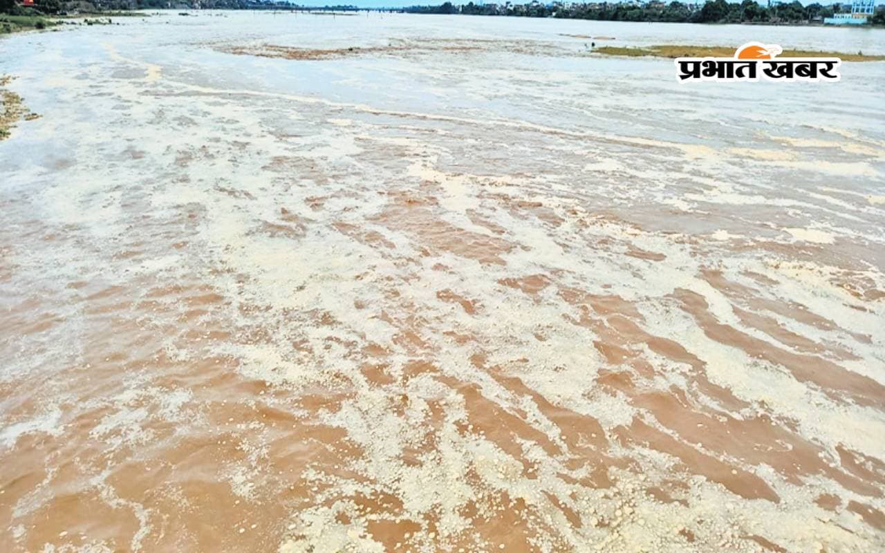 Flood: सीतामढ़ी के झीम और लखनदेई नदी में अचानक उफान, तेज बहाव में टूट कर ध्वस्त हुआ डायवर्सन