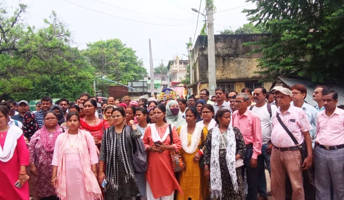 पटना में गंगा में डूबे BPSC शिक्षक का 24 घंटे बाद भी नहीं मिला शव, शिक्षकों ने निकाला मौन जुलूस